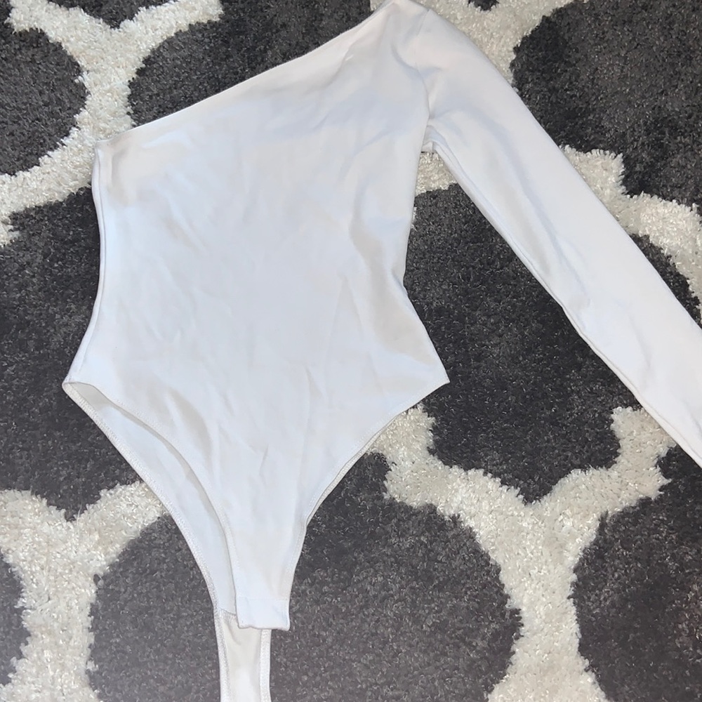 Forever 21 size small white one shoulder bodysuit!